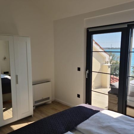 Appartments Akrapovic Vrsi Pokoj fotografie