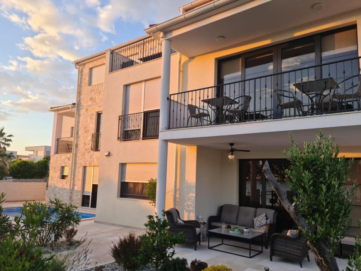 Appartments Akrapovic Vrsi Exteriér fotografie