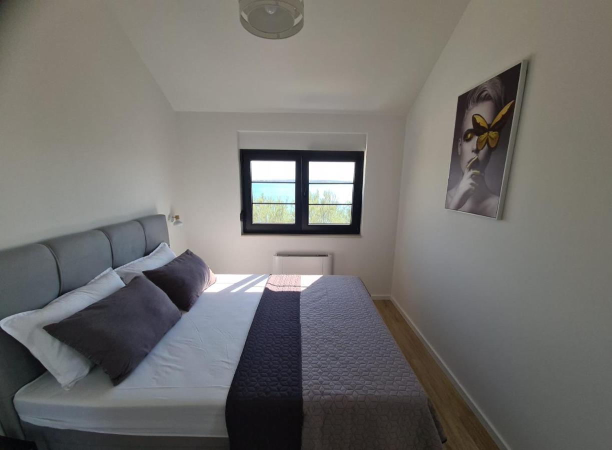 Appartments Akrapovic Vrsi Exteriér fotografie
